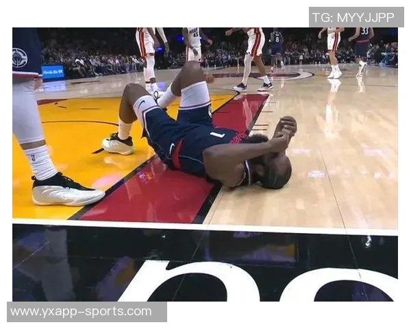 哈登遭遇痛苦倒地引发美媒调侃称其碰瓷行为实在无耻 哈登遭遇痛苦倒地引发美媒调侃称其碰瓷行为实在无耻